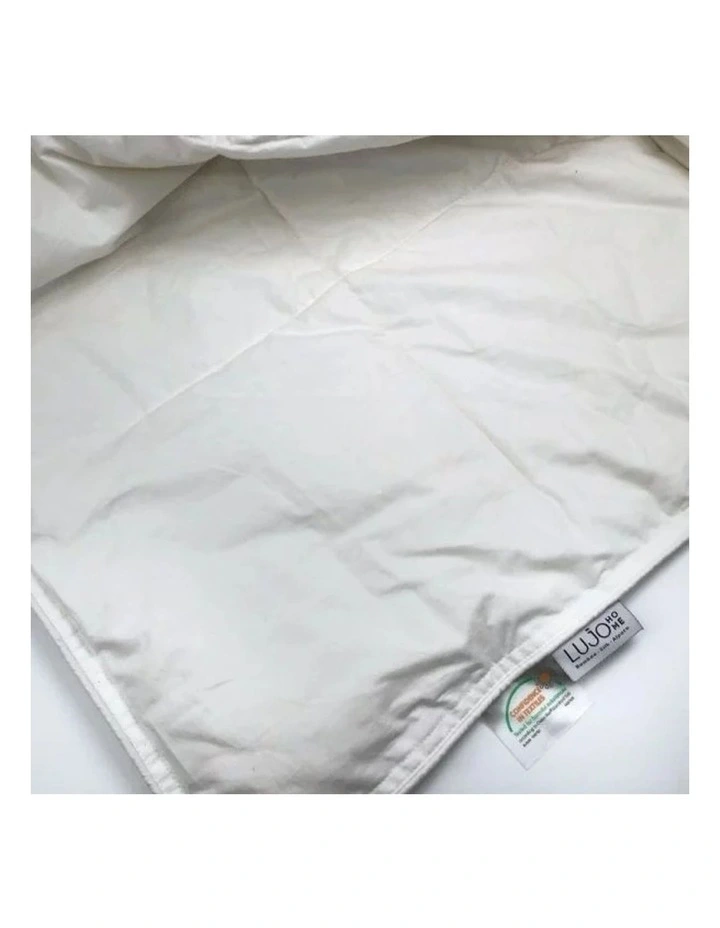 Lujo Home Silk Summer To Mid Quilt White 5 Lujo Home Silk Summer To Mid Quilt White - Image 3