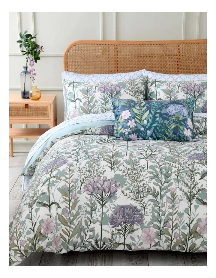 Martha Stewart Aster Quilt Cover Set In Multi 4 Martha Stewart Aster Quilt Cover Set In Multi - Image 2