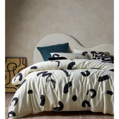 Vue Hieroglyph Quilt Cover Set In Multi