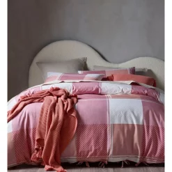 Vue Curtis Check Quilt Cover Pink